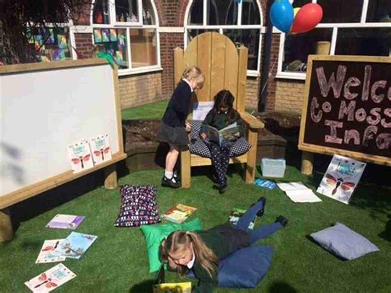 Children Enjoying A Phonics Activity Outdoors New Phonics Activity For Ages 5 6 (Year 1)