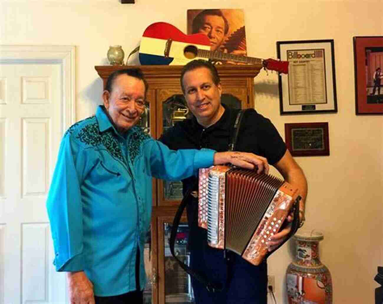 Flaco Jiménez Playing The Accordion With Passion And Skill. Tex Mex Conjunto Classics For Accordion