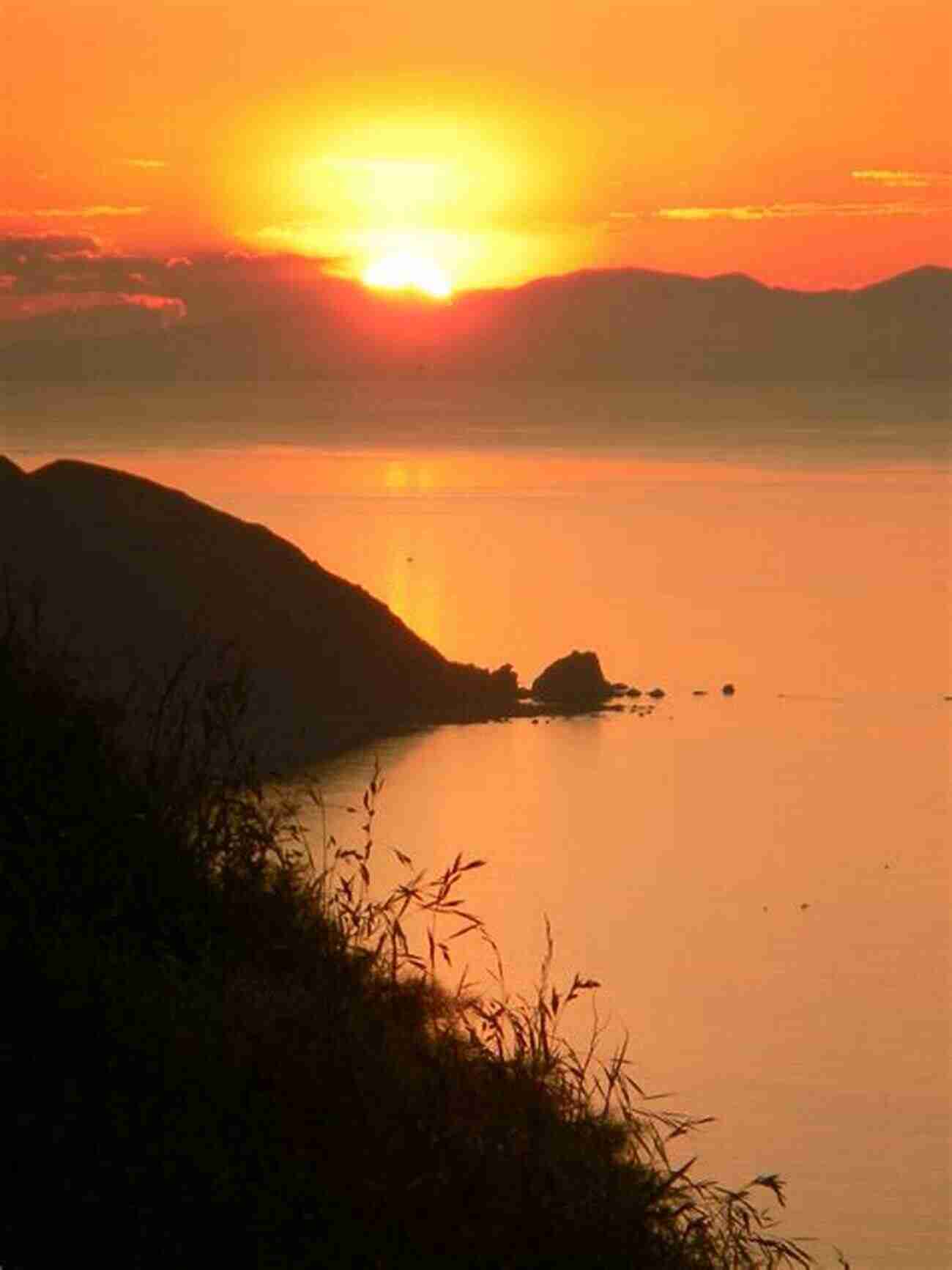 Kapiti Coast Sunset Visions Of The Lower North Island (Visions Of New Zealand 4)