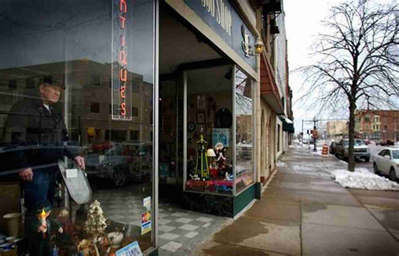 Lorain Ohio Main Street A Bustling Hub Of Activity With Charming Architecture And Vibrant Storefronts Lorain Ohio (Images Of America)