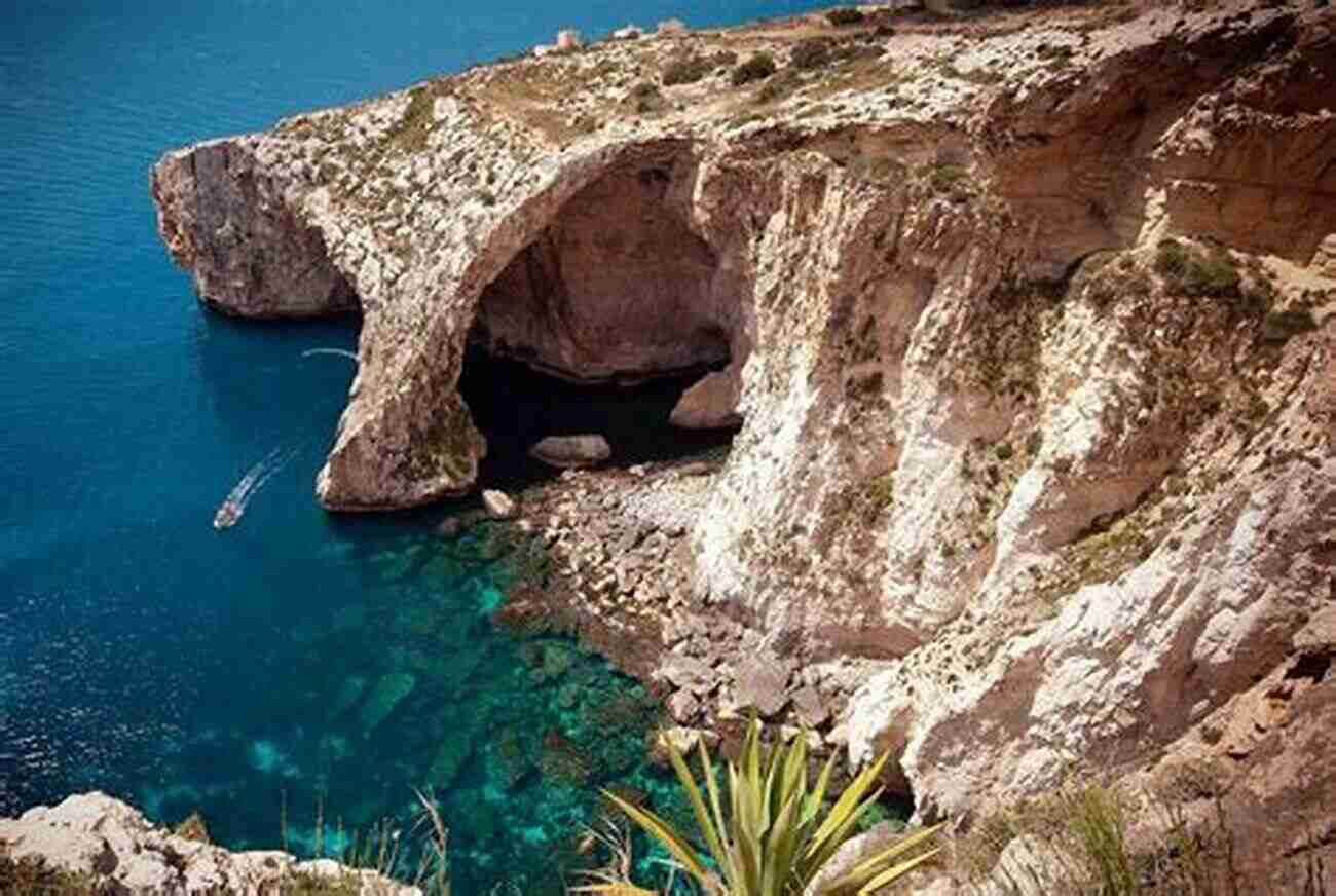 Malta: Blue Grotto, Azure Waters, And Impressive Cliffs Italian Cities And Cruise Ports Guide: Includes Sicily Sardinia And Malta