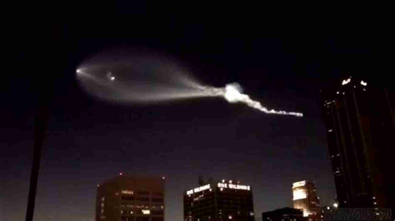 Mysterious UFO Soaring Above The City At Night Unidentified Flying Objects A Not That Distant World: Extraterrestrial Intelligence And UFO Research ( Unidentified Flying Objects A Not That Distant World 1)