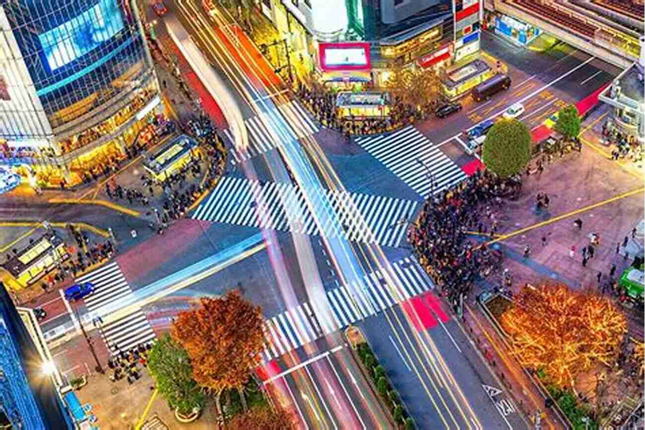 Shibuya Crossing, The Busiest Pedestrian Crossing In The World Tokyo Interactive City Guide: Multi Language Chinese English And Japanese (Asia City Guides)