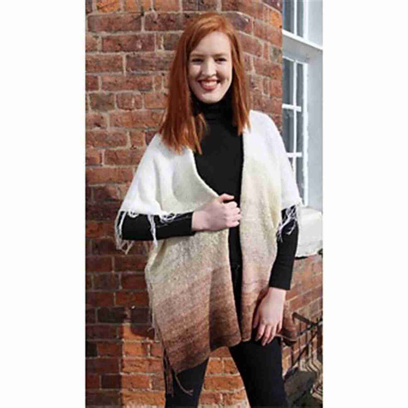 Stash Buster Poncho Henio Handcrafted Designer Knitwear Machine Knitting Pattern: Designer Knitwear: Stash Buster Poncho (Henio Handcrafted Designer Knitwear Single Pattern Series)