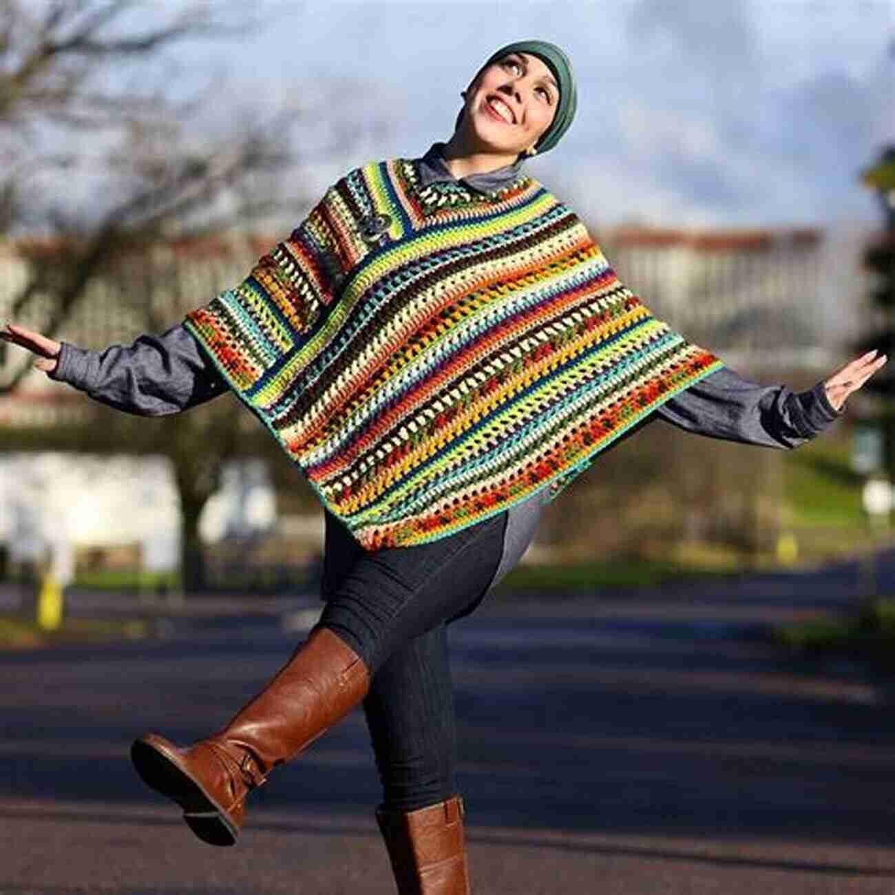 Stash Buster Poncho Henio Handcrafted Designer Knitwear Machine Knitting Pattern: Designer Knitwear: Stash Buster Poncho (Henio Handcrafted Designer Knitwear Single Pattern Series)