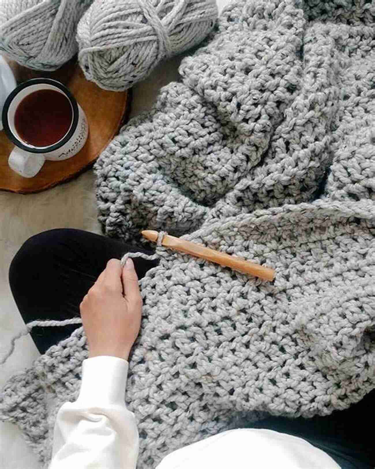 Crocheted Chunky Throw Blanket Using Super Chunky Yarn Supersize Crochet: 20 Quick Crochet Projects Using Super Chunky Yarn