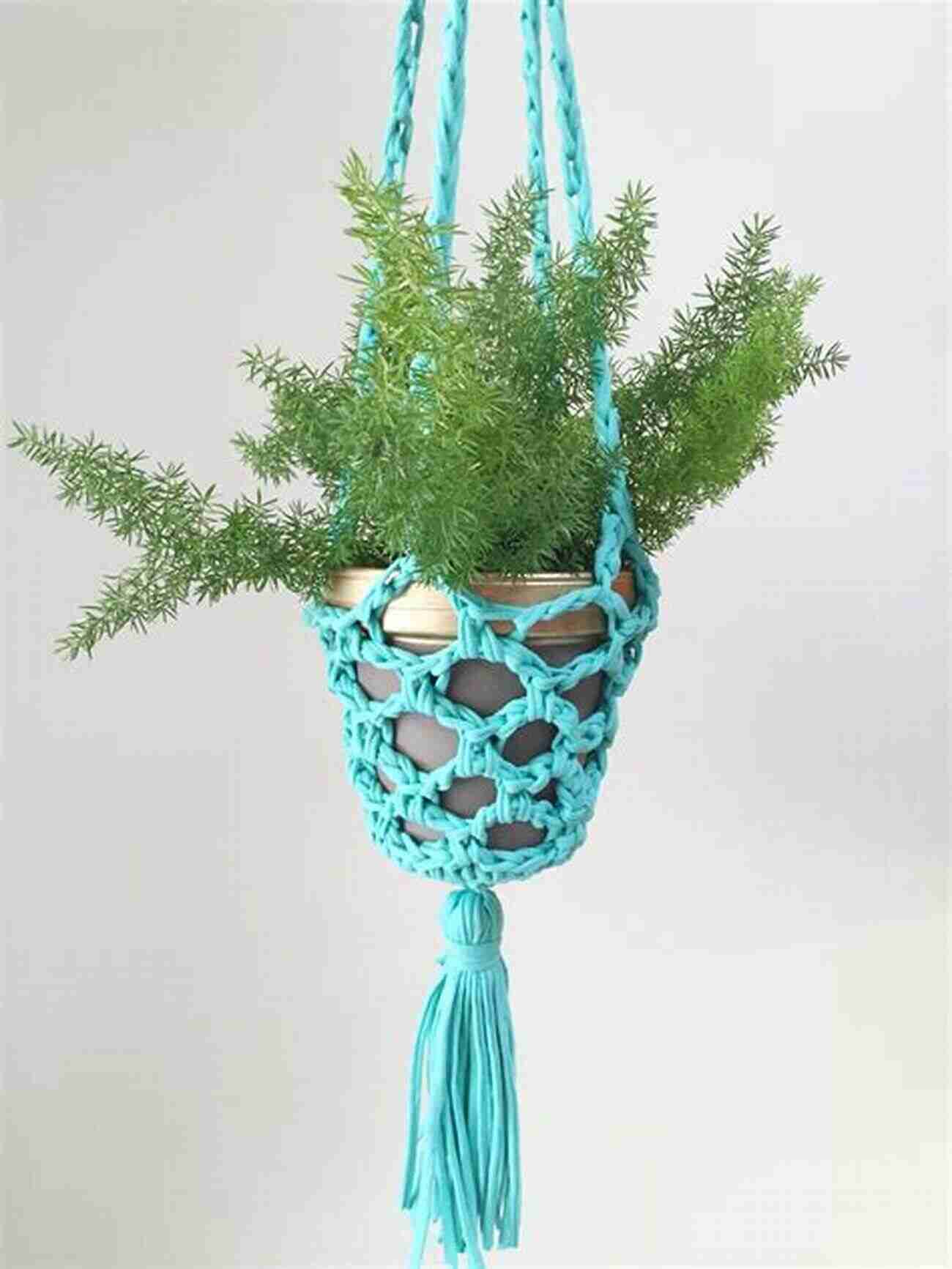 Crocheted Super Chunky Plant Hanger Using Super Chunky Yarn Supersize Crochet: 20 Quick Crochet Projects Using Super Chunky Yarn