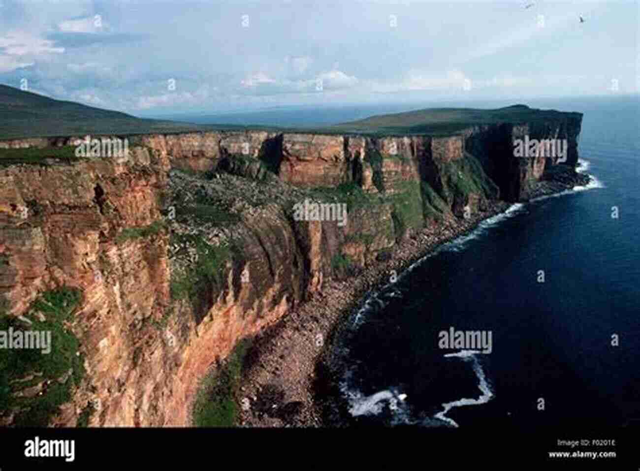 Long_description_keyword Stunning Cliffs Overlooking The Ocean A Leisurely Guide To The South West Coast Path: Port Isaac To St Ives